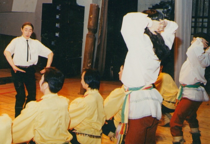 Обложка Электронного документа: Геннадий Баишев на репетиции якутского танца "Чохчоохой": [фотография]