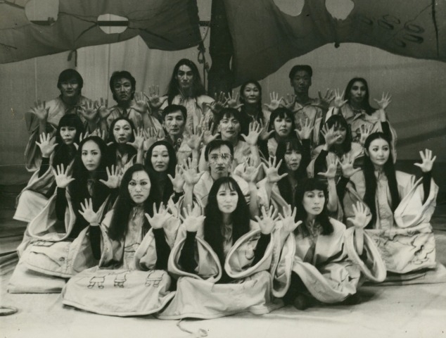 Обложка Электронного документа: Спектакль "Легенда о племени Айыы": [фотография]