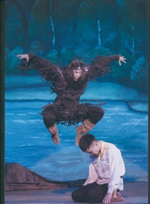 Обложка Электронного документа: Иванов Семен и Григорьев Прокопий в этнобалете "Оһуор Туос" (Берестяночка): [фотография]