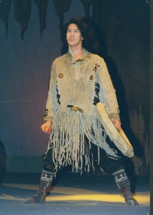 Обложка Электронного документа: Артемьев Дмитрий в этнобалете "Бохсуруйуу" ("Изгнание злого духа"): [фотография]