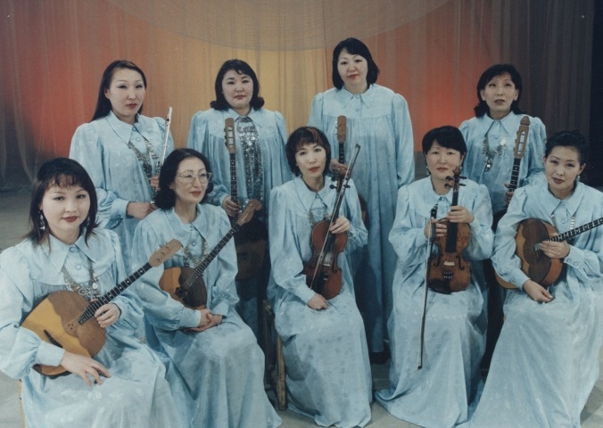 Обложка Электронного документа: Женский состав оркестра национальных инструментов Национального театра танца Республики Саха (Якутия): [фотография]