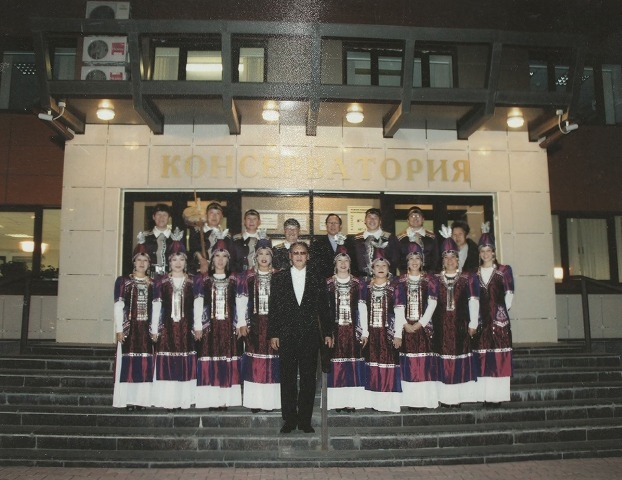 Обложка Электронного документа: Оркестр национальных инструментов Национального театра танца РС (Я) им. С. А. Зверева-Кыыл Уола после концерта в Петрозаводской консерватории им. А. К. Глазунова: [фотография]