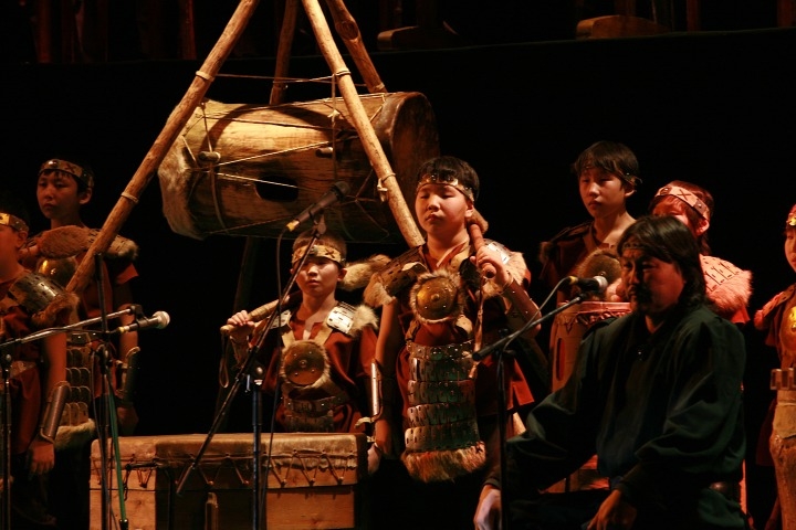 Обложка Электронного документа: Юные воспитанники Хатылаевых за барабанами: [фотография]