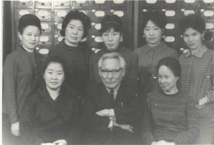 Обложка Электронного документа: Краеведы с Тарским Григорием Семеновичем: [фотография]