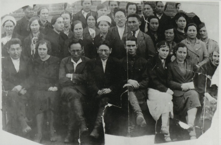 Обложка Электронного документа: Тарский Григорий Семенович с коллективом библиотеки: [фотография]