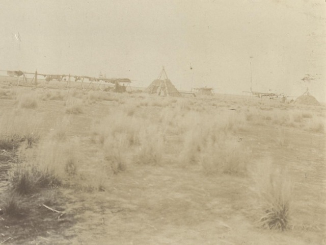 Обложка Электронного документа: Летники. Федоровское. На Индигирке. 24 в. вниз по реке от Рус. Устья: [из фотоальбома В. М. Зензинова "Из Якутска в Русское Устье, 1911 - 1912 гг.", фото 107, 29.VII.]