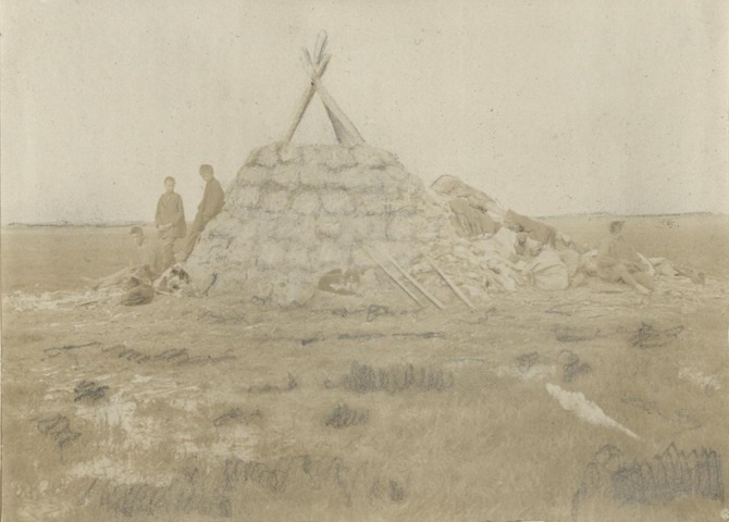 Обложка Электронного документа: Станция гусников среди лайд и бадаранов на Крестовской Лопатке у Ледовитого океана: [из фотоальбома В. М. Зензинова "Из Якутска в Русское Устье, 1911 - 1912 гг.", фото 120. 10.VII.]