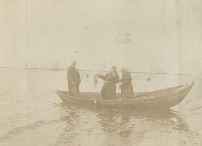 Обложка Электронного документа: Муксун!: [из фотоальбома В. М. Зензинова "Из Якутска в Русское Устье, 1911 - 1912 гг.", фото 142. 1.IX.]