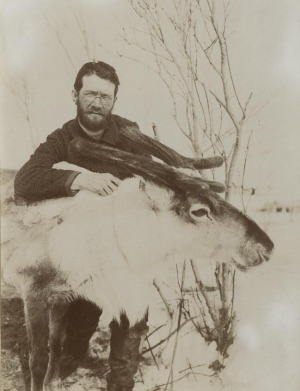 Обложка Электронного документа: Фото 166: [фотопортрет В. М. Зензинова из фотоальбома В. М. Зензинова "Из Якутска в Русское Устье. 1911 - 1912 гг."]