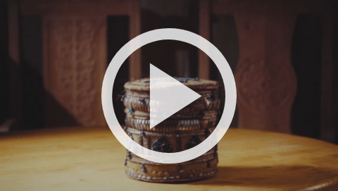 Обложка Электронного документа: Говорящая старина - Маллаах иһит. Медиапроект к Году культурного наследия народов России: [видеозапись]