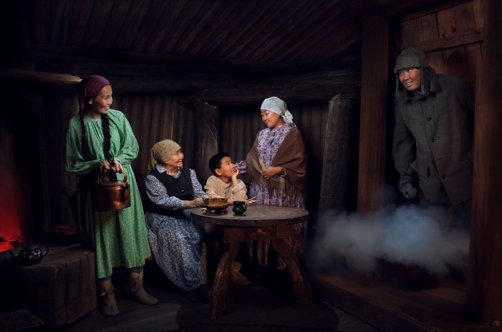 Обложка Электронного документа: Сөдүөччүйэ, "Сааскы кэм" Н. Е. Мординов - Амма Аччыгыйа: [фотография]