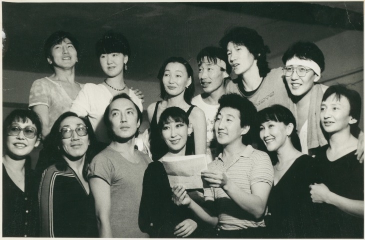 Обложка Электронного документа: Артисты Государственного ансамбля танца Якутии: [фотография]