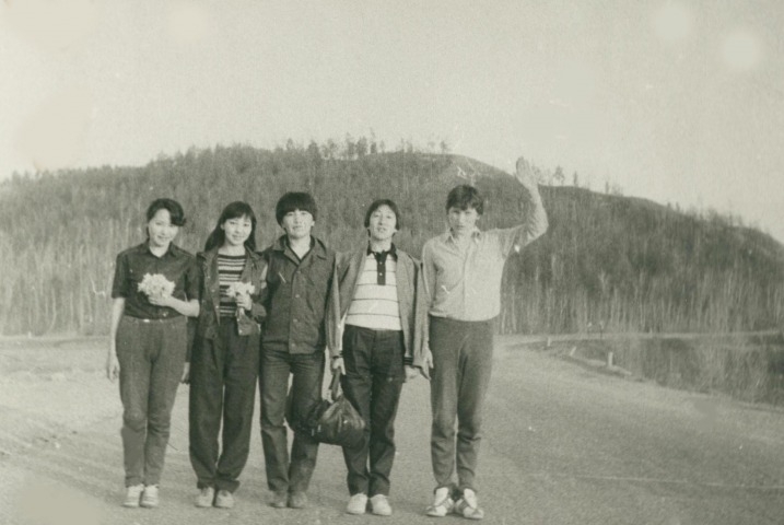 Обложка Электронного документа: Артисты Государственного ансамбля танца Якутии на отдыхе в с. Табага: [фотография]