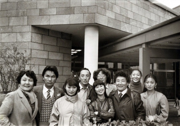 Обложка Электронного документа: Участники культурной программы Лейпцигской ярмарки в ГДР, 1985 г.: [фотография]