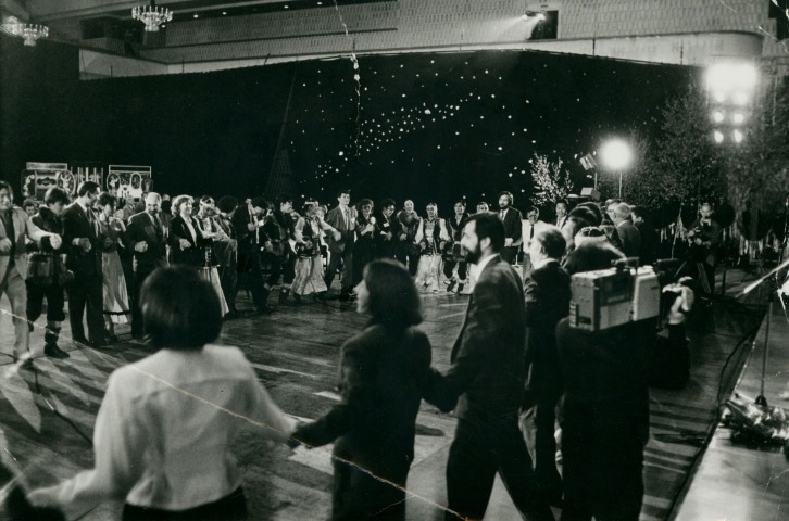 Обложка Электронного документа: 10 лет Государственному ансамблю танца Якутии. "Осуохай Дружбы": [фотография]