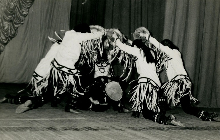 Обложка Электронного документа: “Песнь жизни” - хореографическая композиция в постановке Геннадия Баишева: [фотография]