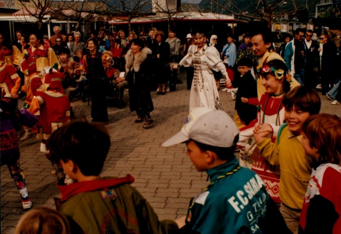 Обложка Электронного документа: Дни Республики Саха (Якутия) в Швейцарии. "Осуохай" в г. Лугано: [фотография]
