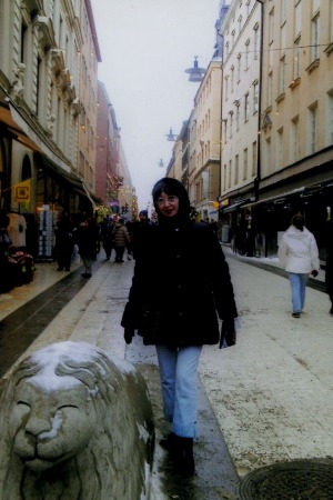 Обложка Электронного документа: Светлана Бессонова во время поездки "Путешествие Чысхаана в стране Санта-Клауса" по четырем Скандинавским странам: [фотография]