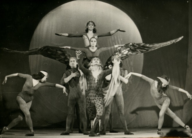 Обложка Электронного документа: Балет "Орлы летят на Север": [фотография]